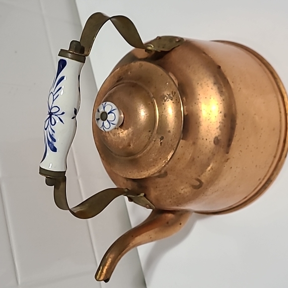 Last chance VINTAGE  GOLD TONE COFFEE POT - Picture 2 of 11